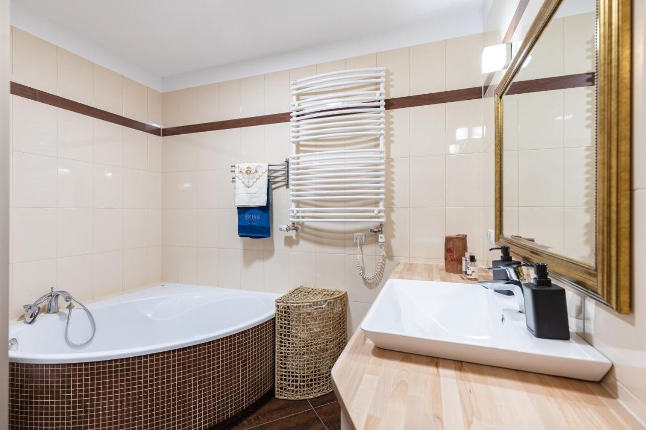Superapart Wilanowska 7, "Pet-Friendly With Elevator & Parking" Apartment Warsaw Ngoại thất bức ảnh